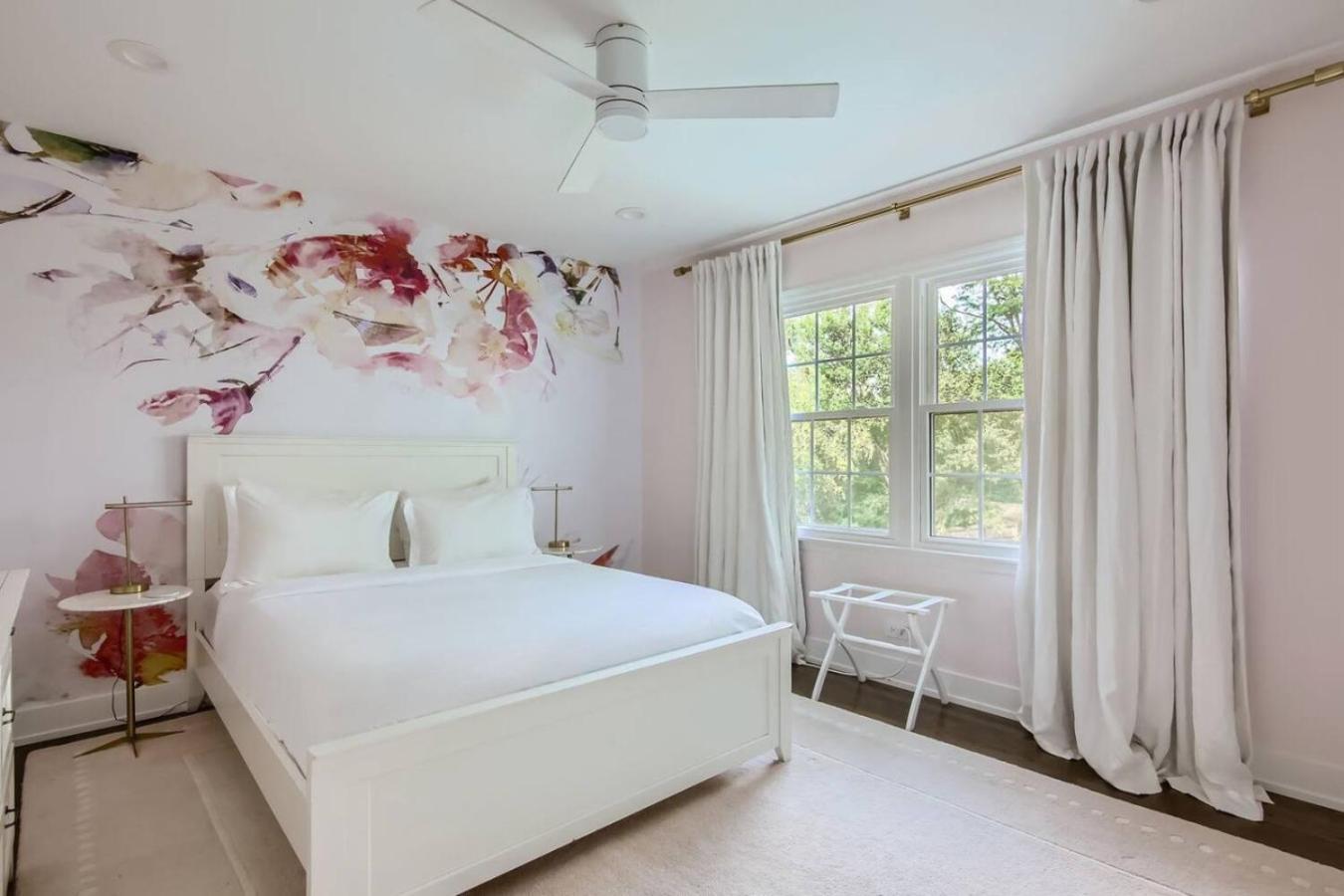 Spacious, Luxury Renovated Home With 4 Kings, Firepit Glen Ellyn ภายนอก รูปภาพ